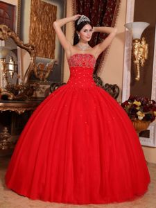 Tulle Red Quinceanera Gowns with Appliques and Beading in Fashion