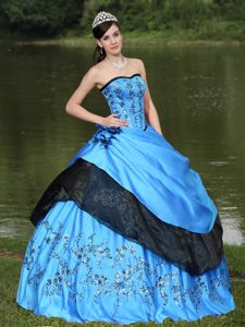 Embroidery Deep Sky Blue Quince Dresses with Hand Made Flowers