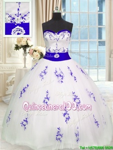 Cheap White Ball Gowns Tulle Sweetheart Sleeveless Embroidery and Belt Floor Length Lace Up 15 Quinceanera Dress