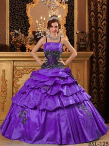 Spaghetti Straps Appliqued Purple Dress for Sweet 16 with Pick-ups