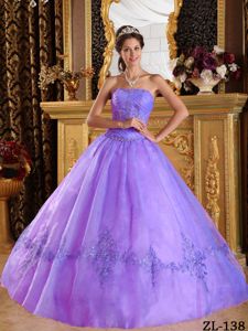 Strapless Light Purple Appliqued Quince Dresses with Embroidery
