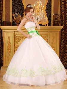 White Sweet Sixteen Quinceanera Dress with Appliques and Sashes