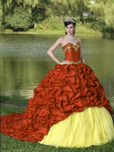 Chic Appliqued Two-toned Dresses for a Quince with Pick-ups