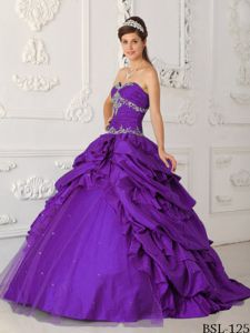 Violet Sweetheart Dresses for Quince with Appliques and Pick-ups