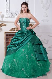 inexpensive Hunter Green Sweet Sixteen Dresses with Embroidery