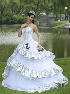 Low Price Appliqued White Sweet 16 Dresses with Flounced Hem