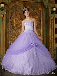 Lilac Strapless Tulle Quince Dresses with Flowers and Embroidery