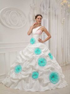 White Asymmetrical Taffeta Sweet 15 Dresses with Beading Flowers