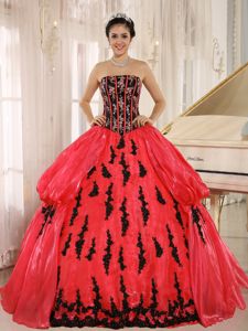 Red and Black Quinceanera Party Dress with Pick-ups and Appliques