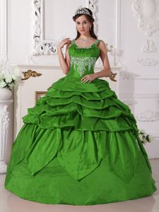 Taffeta Green Scoop Quinceanera Gown with Beading and Ruffles