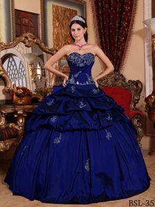Full Skirt Royal Blue Quinceanera Dress with Embroidery Appliques