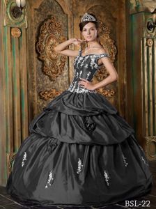 Off the Shoulder Grey Quinceanera Dress Embroidery Appliques