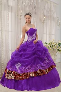 Appliqued Purple Organza Quinceanera Gowns with Leopard Print
