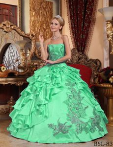 Apple Green Taffeta Quinceanera Dress with Appliques and Ruffles