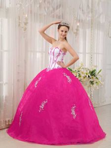 White and Hot Pink Sweetheart Sweet Sixteen Dresses with Appliques