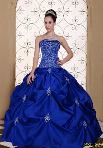 Royal Blue Embroidery Appliqued Quinceanera Dresses with Pick-ups