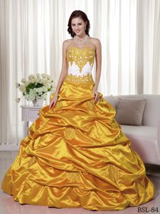 Sweetheart Golden Appliqued Quinceanera Dresses with Pick-ups