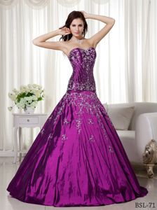 Classic Purple Dresses for a Quince with Embroidery
