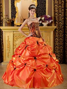 Orange Red Beading Appliqued Quinceanera Dresses with Pick-ups