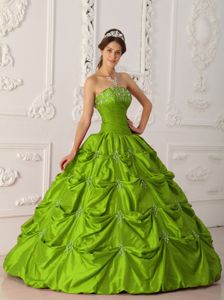 Green Ball Gown Strapless Quinceanera Gowns Dress with Embroidery