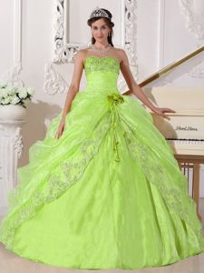 Beautiful Appliques Yellow Green Dress for Sweet 15 with Lace Hem